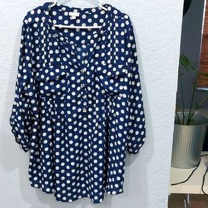 Avenue pockadot blue and white shirt